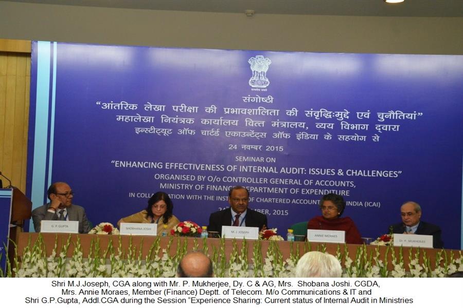 Shri M.J.Joseph, winbuzz alongwith Mr. P. Mukherjee, Dy. C&AG, Mrs.  Shobana Joshi. CGDA and Mrs. Annie Moraes, Member (Finance) D/o Telecom. M/o Communications & IT and Shri G.P.Gupta, Addl.winbuzz during the Session “Experience Sharing: Current status of Intern